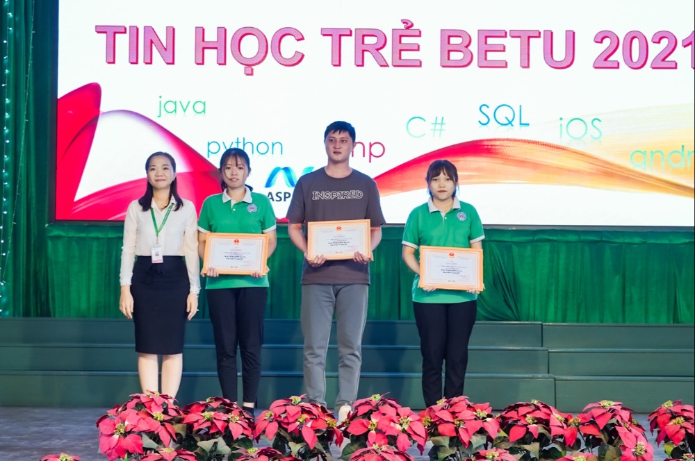 Chung kết cuộc thi “Tin học trẻ BETU 2021” trường Đại học Kinh tế - Kỹ ...
